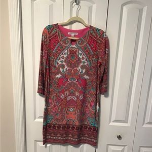 Easy to wear dress. 3/4 sleeves and the dress length is at the knee